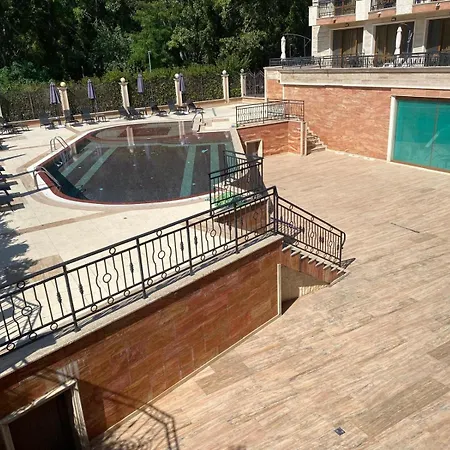 River Park Апартамент *