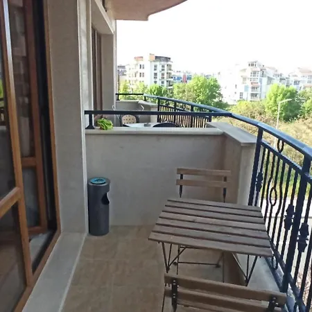 Апартамент River Park *