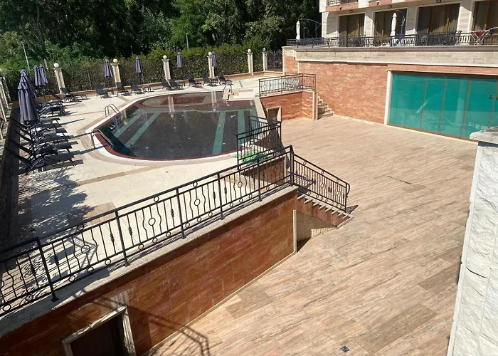 River Park Apartment *